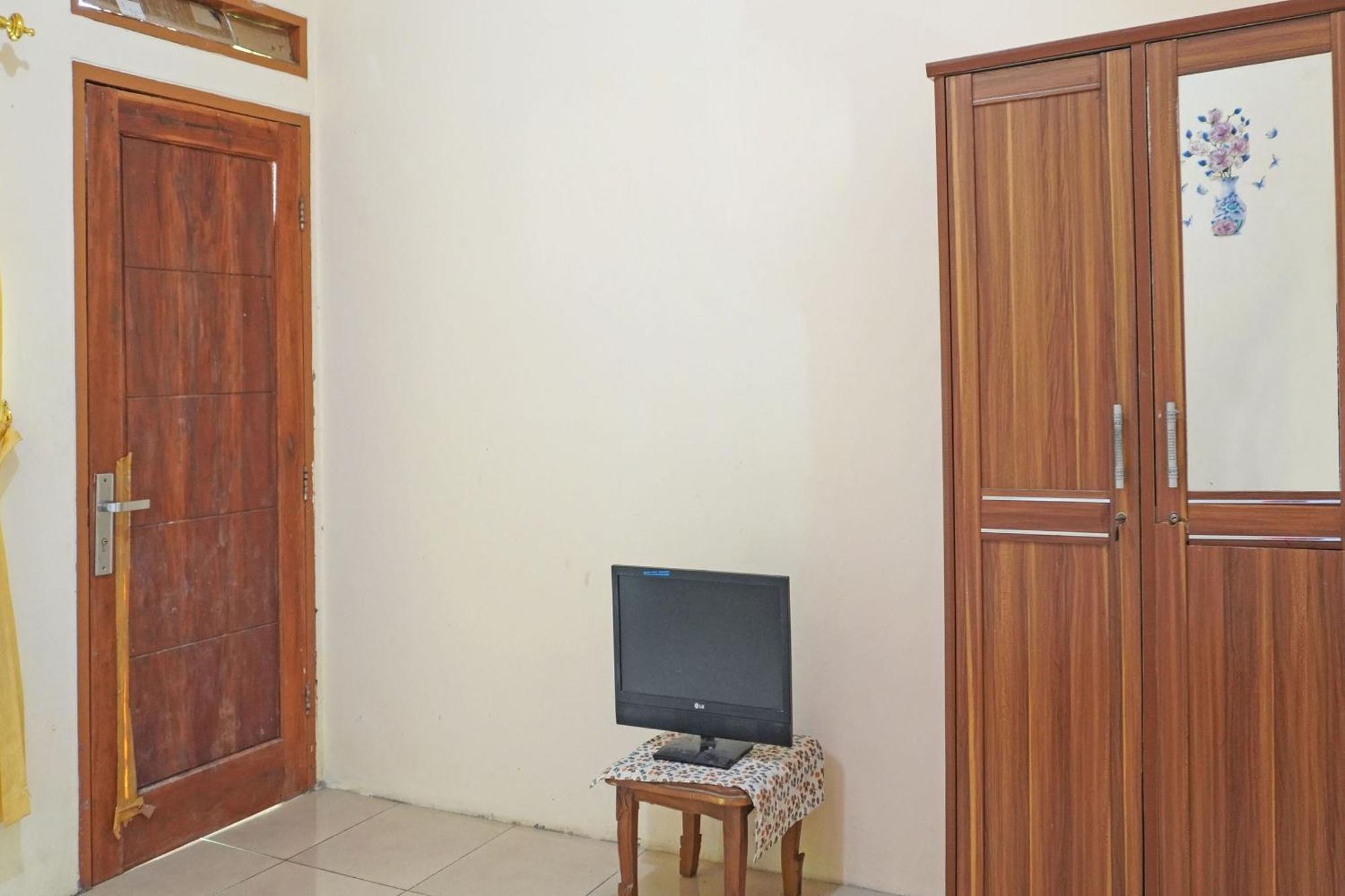 Oyo 91762 Green Home Stay Syariah Purwakarta Exterior foto